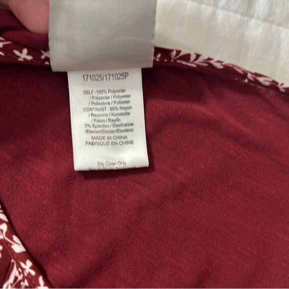 dolan x Anthro L Burgundy White Three Button Front Ditsy Floral Sleeveless Top - Picture 10 of 12
